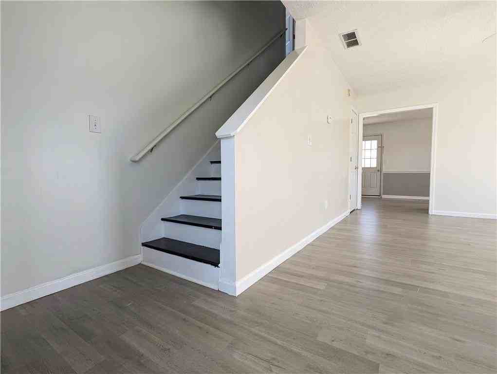 57 Inverness Trce - Photo 6 of 30