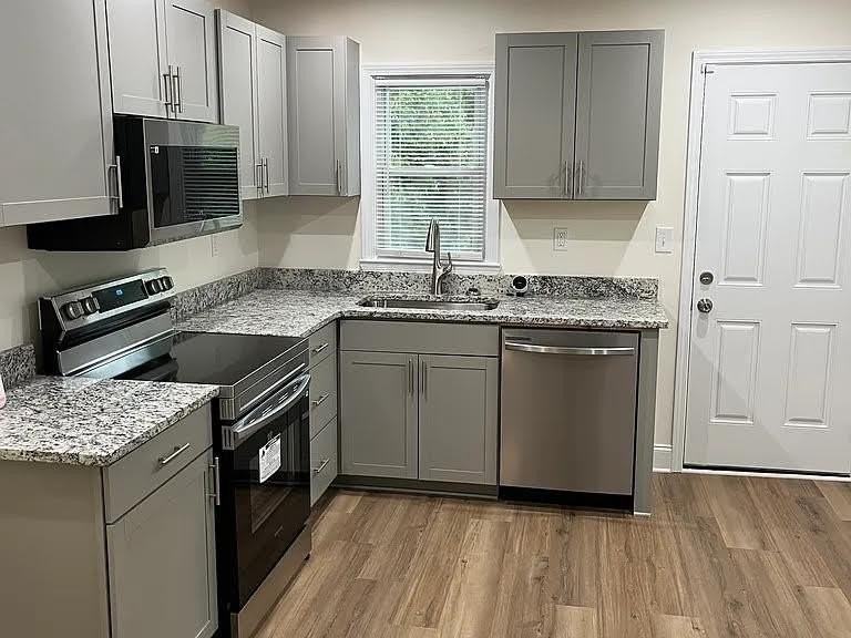 320 Camfield Ct Sw - Photo 3 of 11