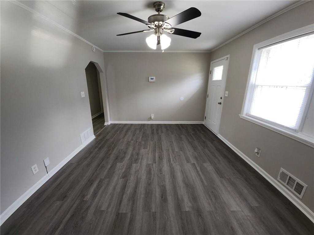 2879 Port Royal Ln - Photo 2 of 16