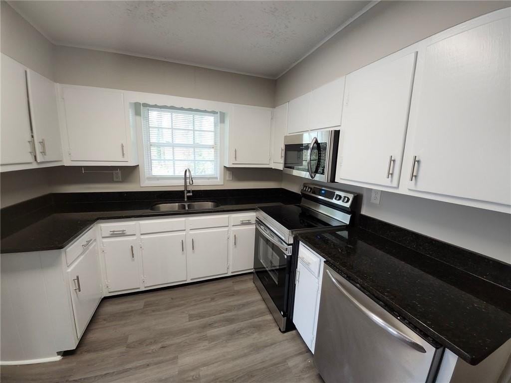 2879 Port Royal Ln - Photo 3 of 16