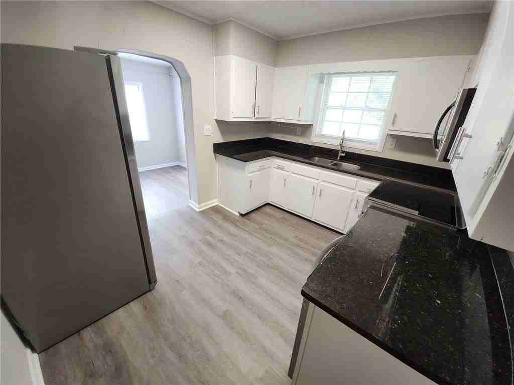 2879 Port Royal Ln - Photo 4 of 16