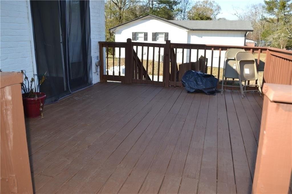 555 Lee Byrd Rd - Photo 5 of 23