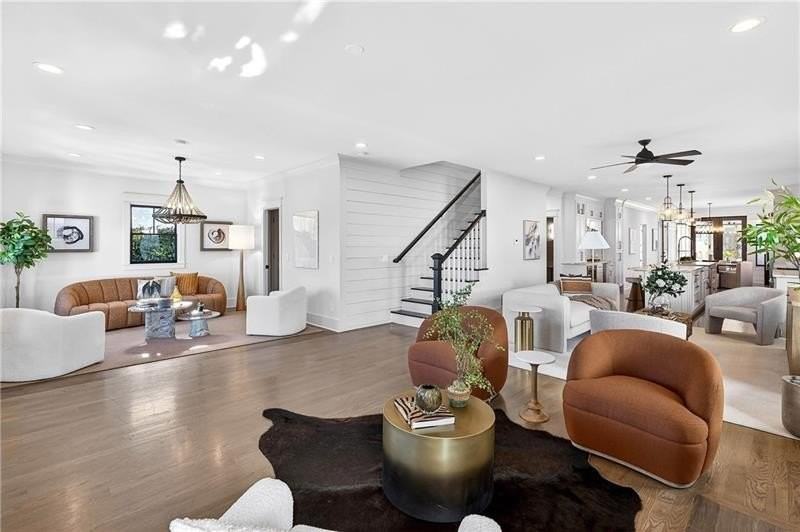 636 Kennesaw Ave Ne - Photo 7 of 50