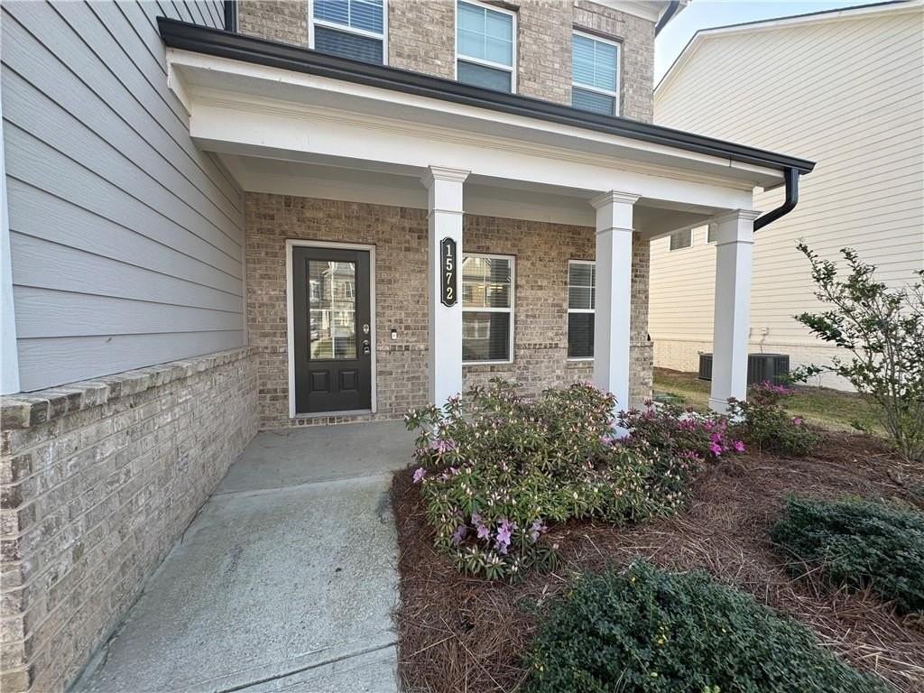 1572 Dover Creek Ln - Photo 3 of 48