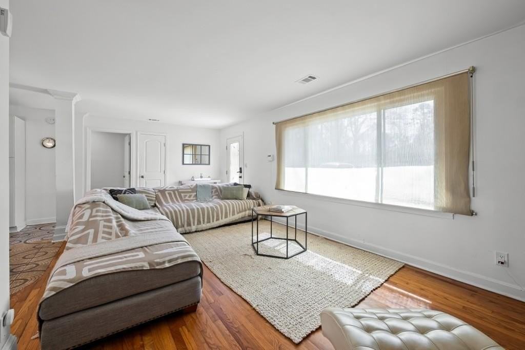 414 Charles Pl - Photo 5 of 45