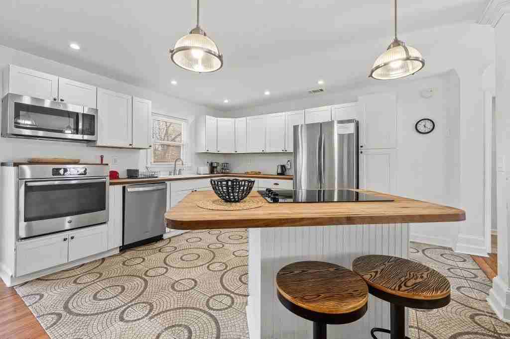 414 Charles Pl - Photo 7 of 45