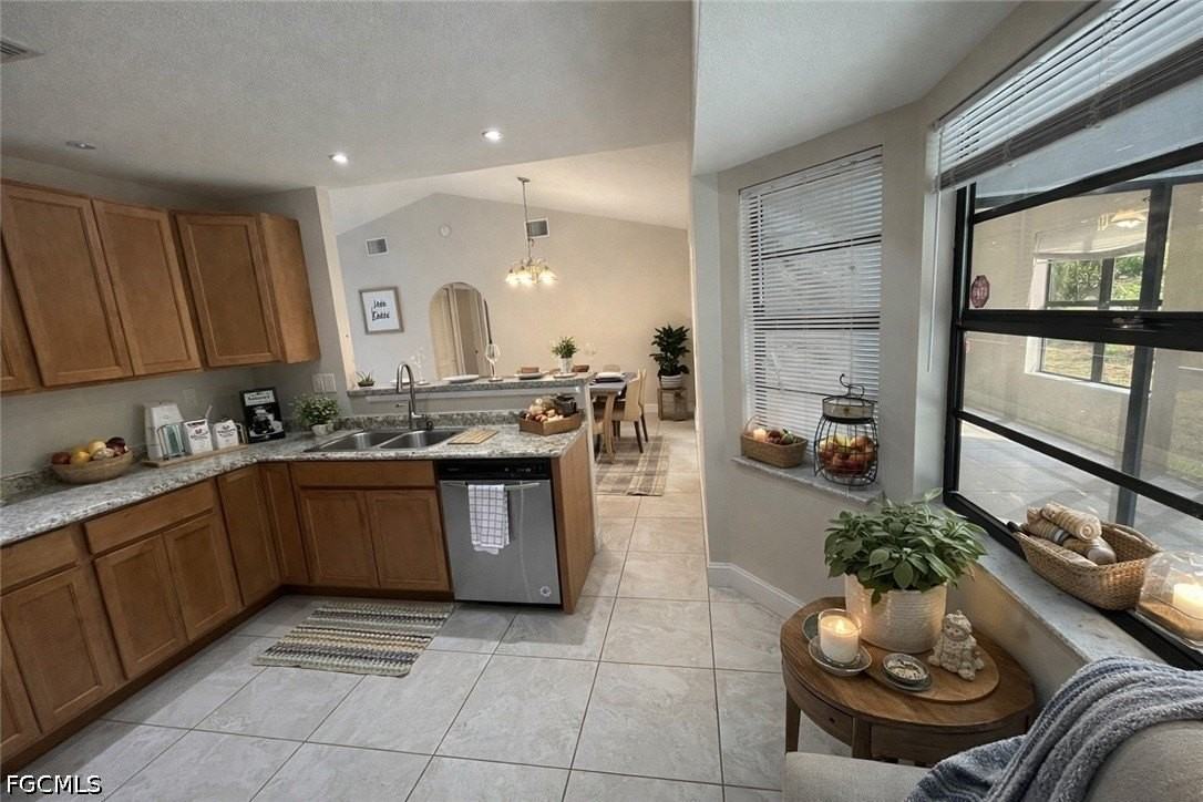 701 Sw 9th Ave - Photo 7 of 16