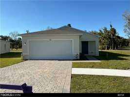 featured image of 858 Friendship Cir