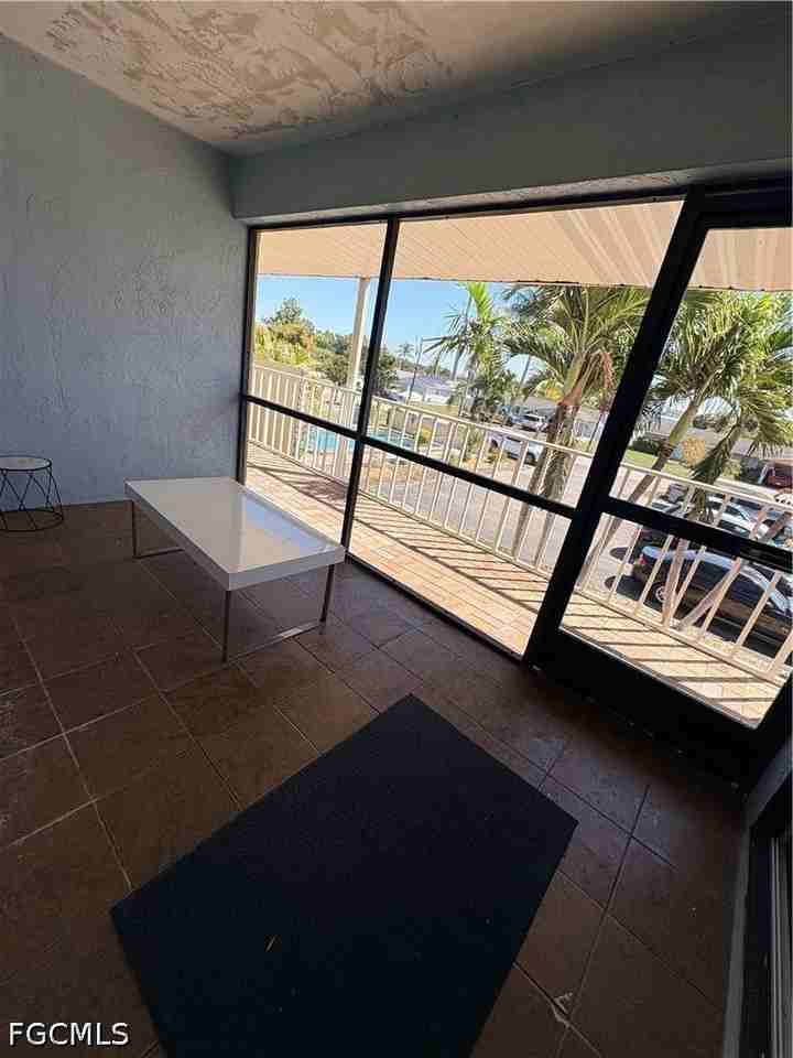 2510 Se 16th Pl Apt 203 - Photo 4 of 28