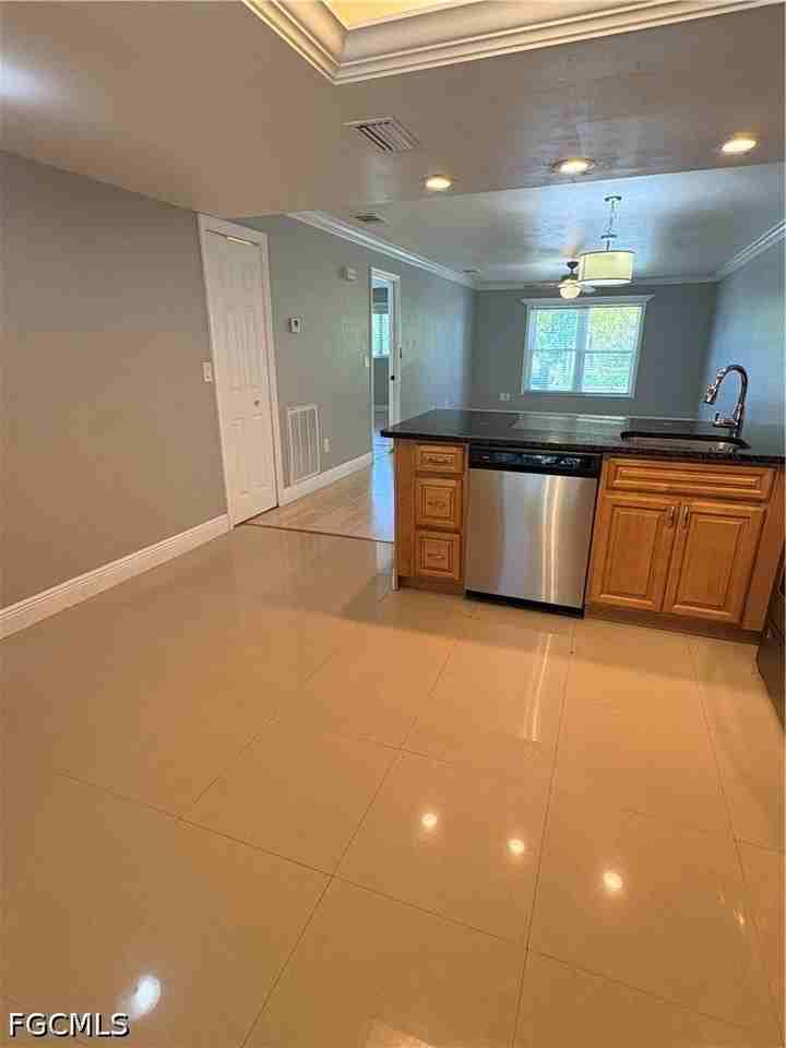 2510 Se 16th Pl Apt 203 - Photo 6 of 28