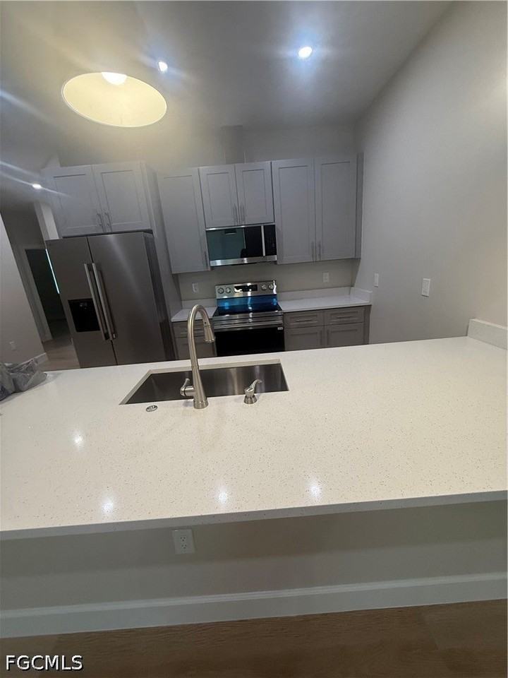 101 Pennfield St - Photo 3 of 18