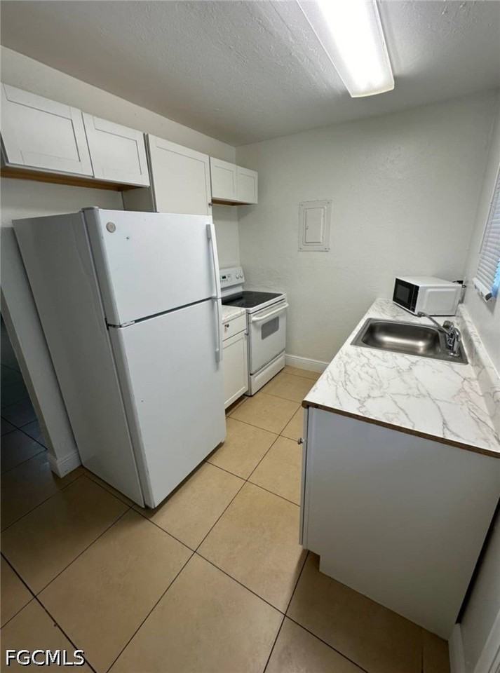 2535 Parkway St - Photo 4 of 7