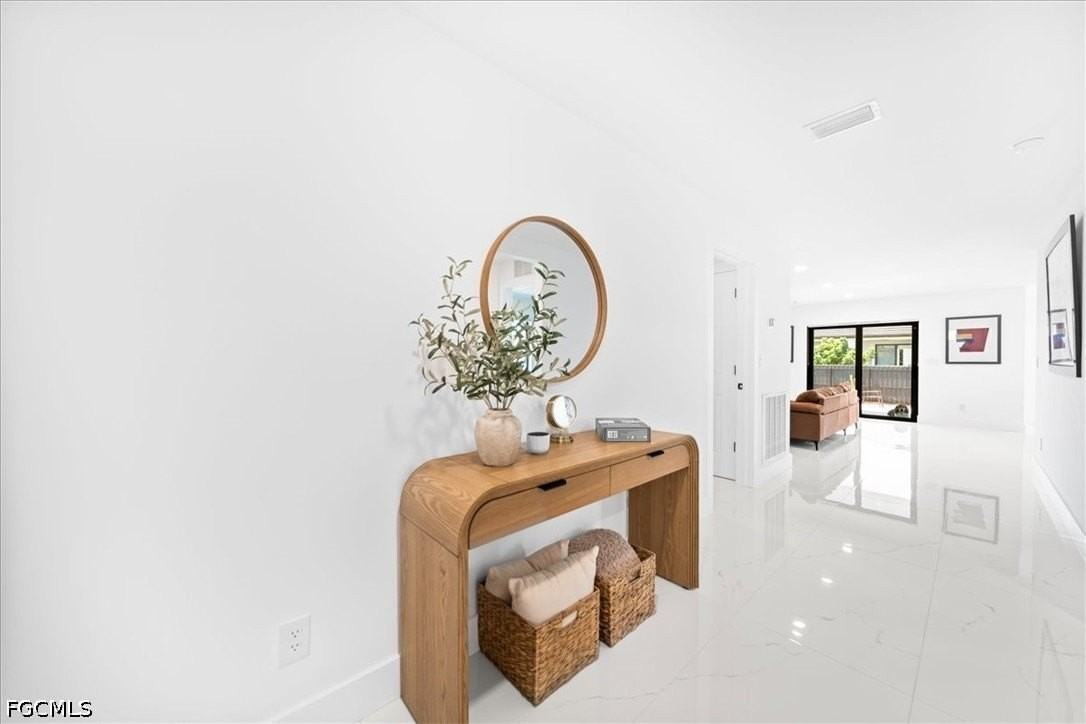 2112 Ne 1st Ave - Photo 6 of 46