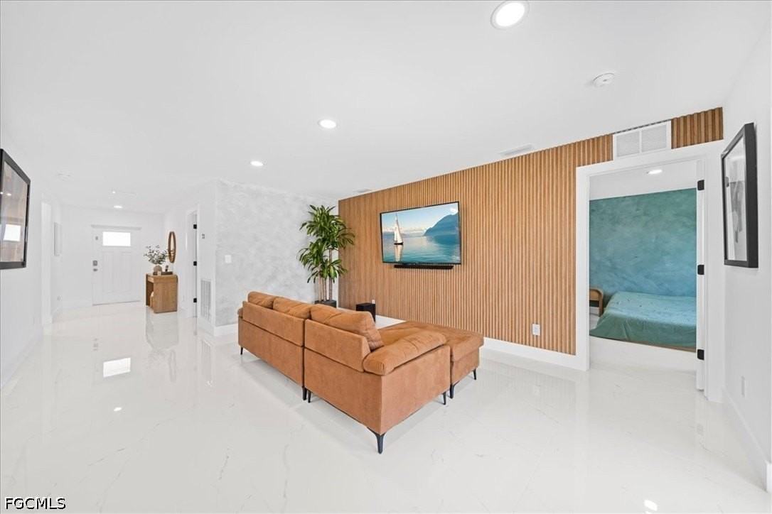 2112 Ne 1st Ave - Photo 7 of 46