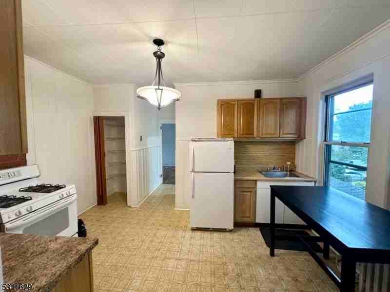 4 Swaine Pl - Photo 4 of 13