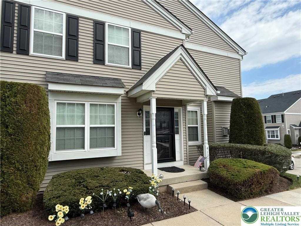 4127 Bunker Hill Dr S - Photo 2 of 22