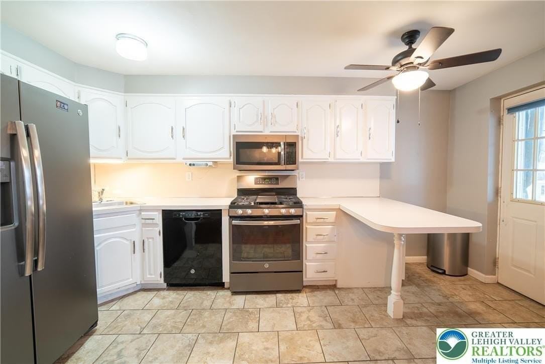 2074 Baker Dr - Photo 6 of 21