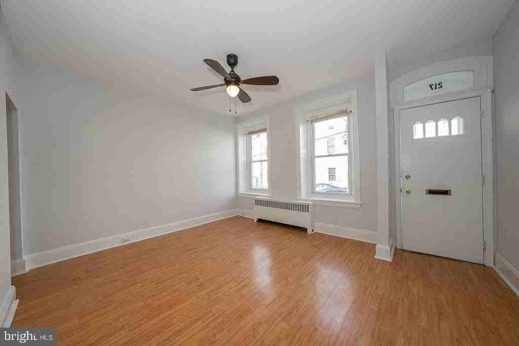 217 Dupont St - Photo 4 of 43