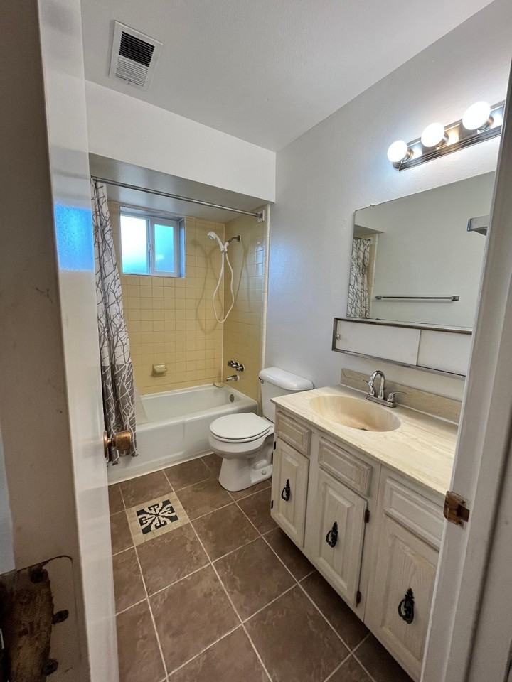 409 San Juan De Rio Dr Se - Photo 3 of 4