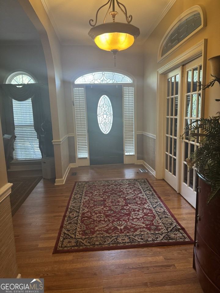 421 Creekside Dr - Photo 2 of 15