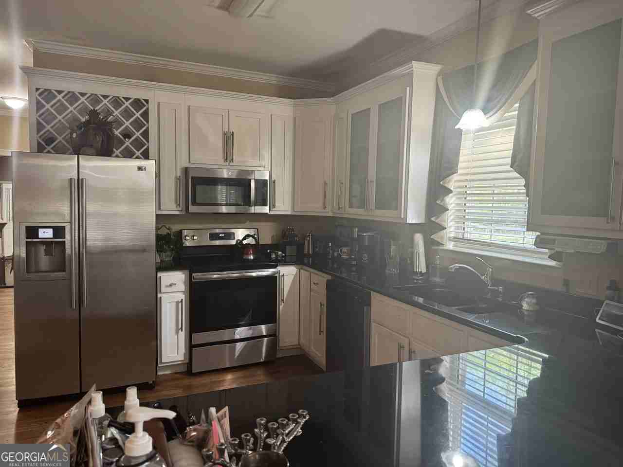 421 Creekside Dr - Photo 3 of 15