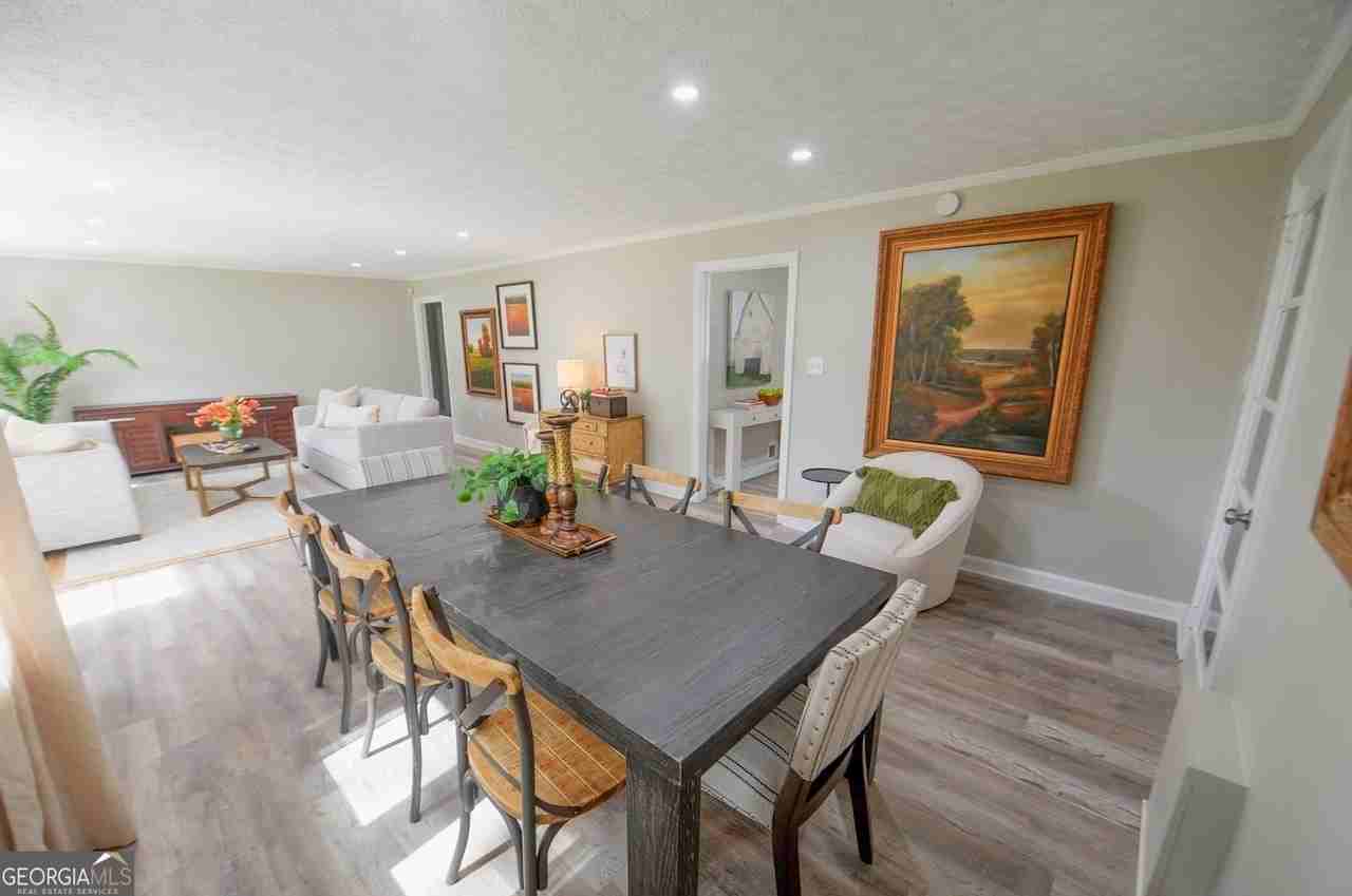 370 Georgia Ave - Photo 4 of 14