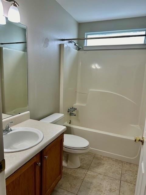 725 Copperfield Dr E - Photo 6 of 10