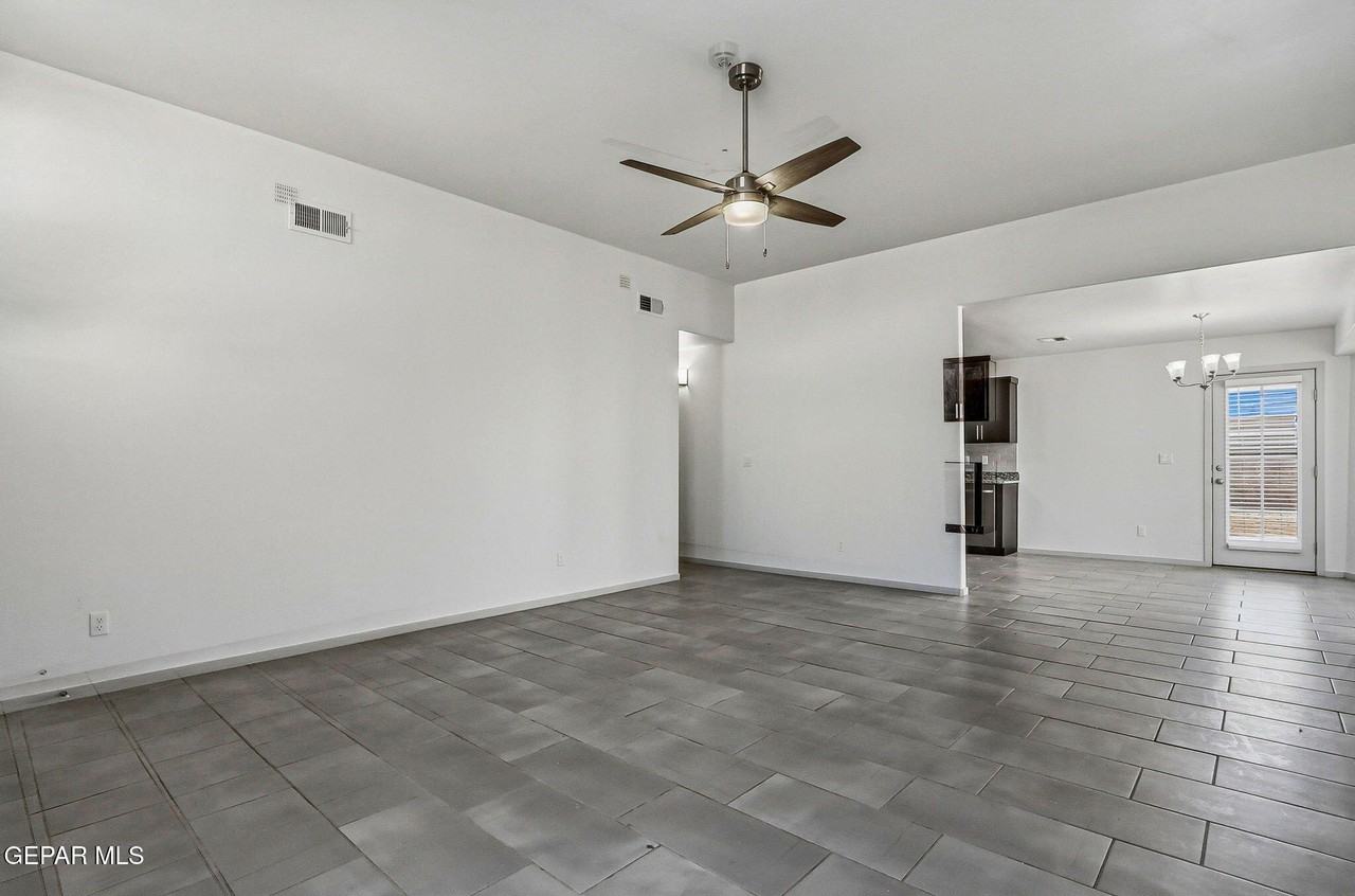 1173 Summer Rain St - Photo 3 of 18