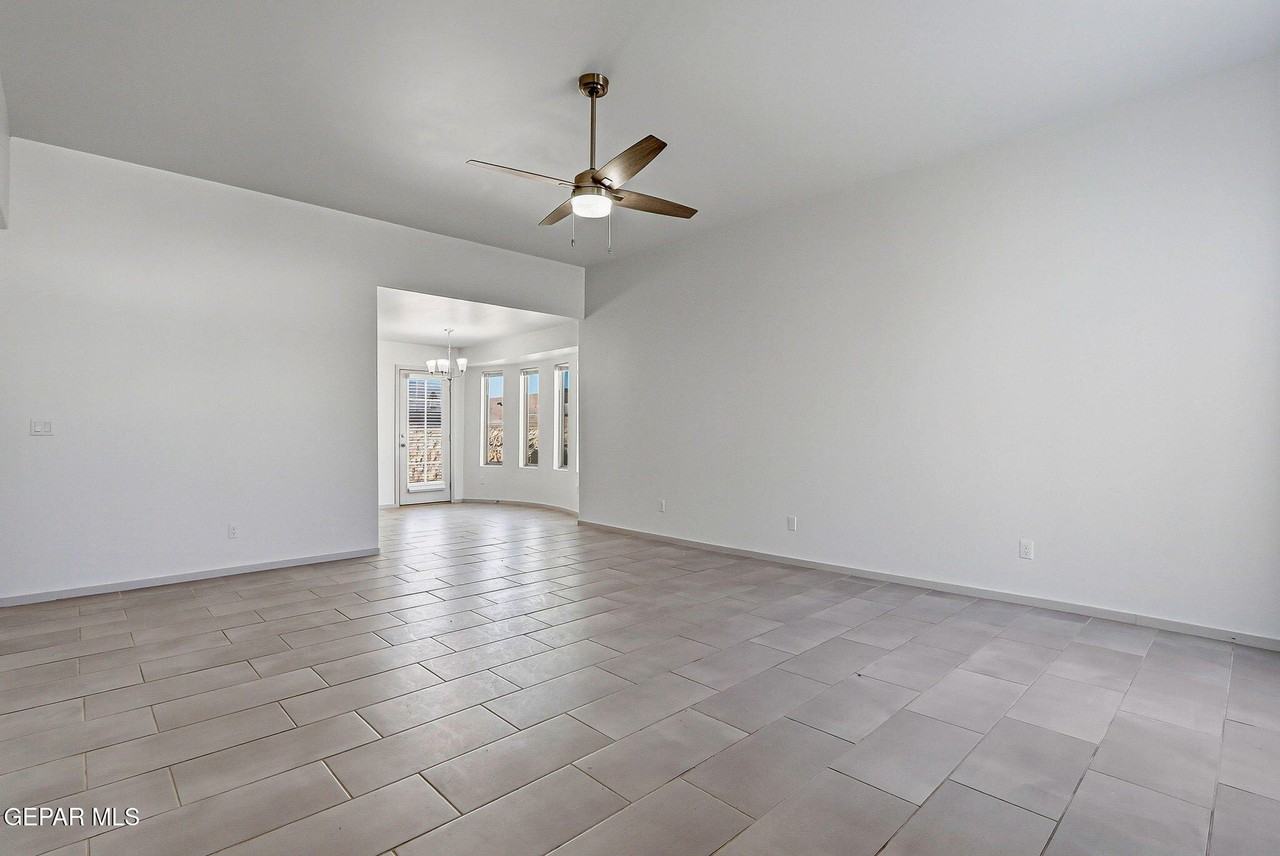 1173 Summer Rain St - Photo 4 of 18