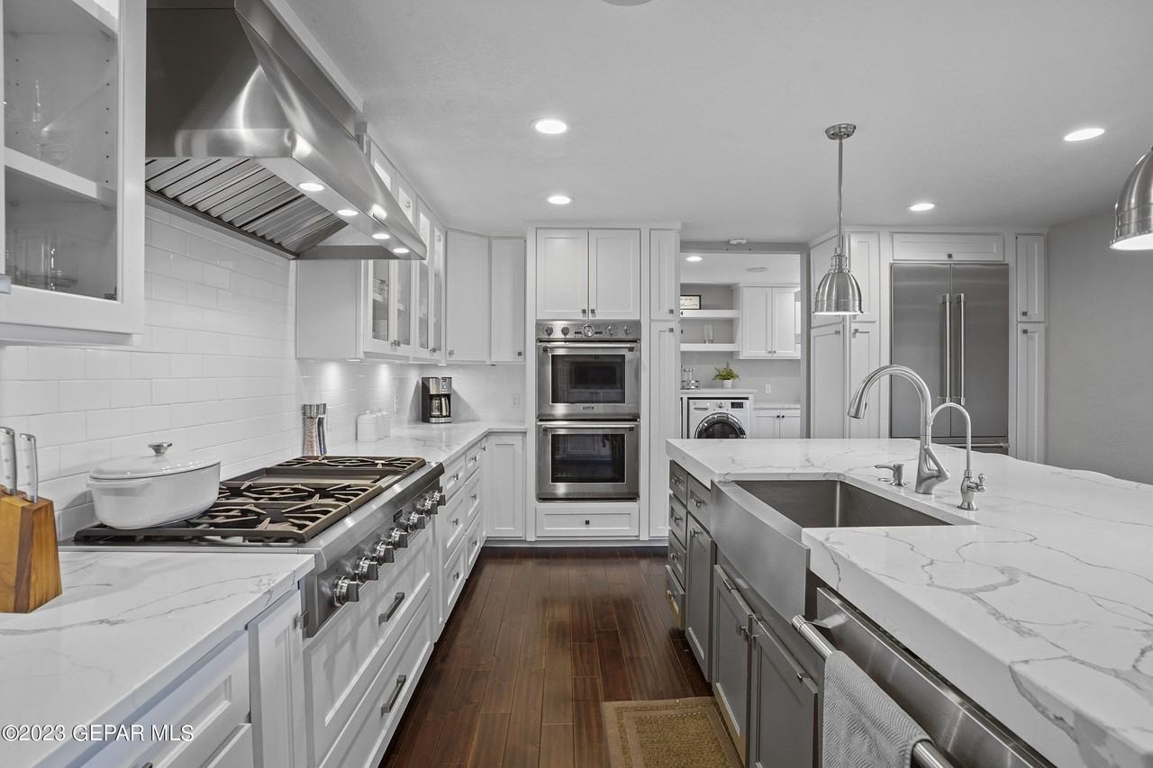 413 Hollydale Dr - Photo 7 of 37