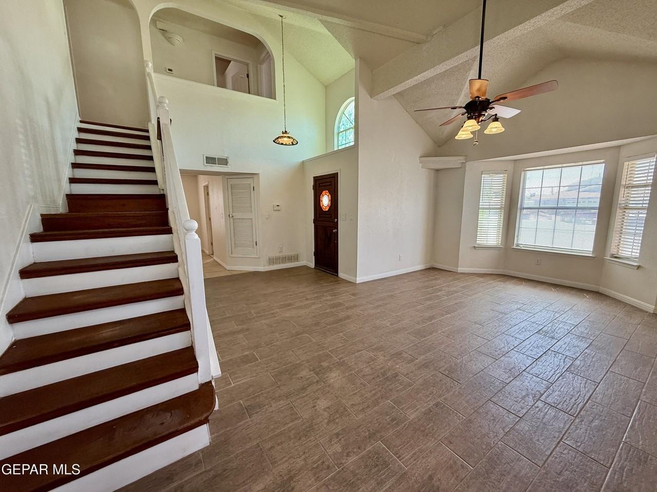 10924 Walden Pond Ln - Photo 4 of 33