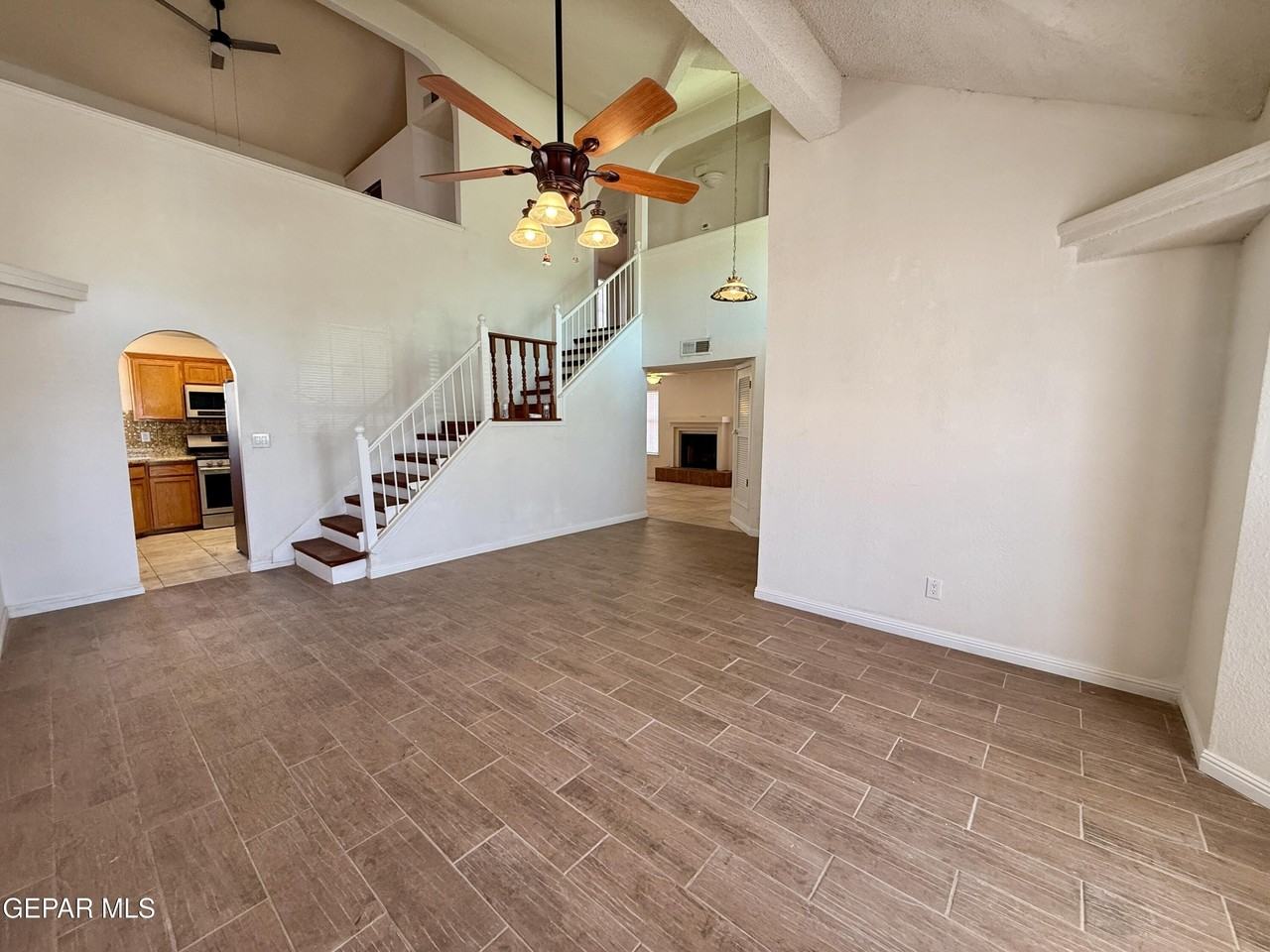 10924 Walden Pond Ln - Photo 5 of 33