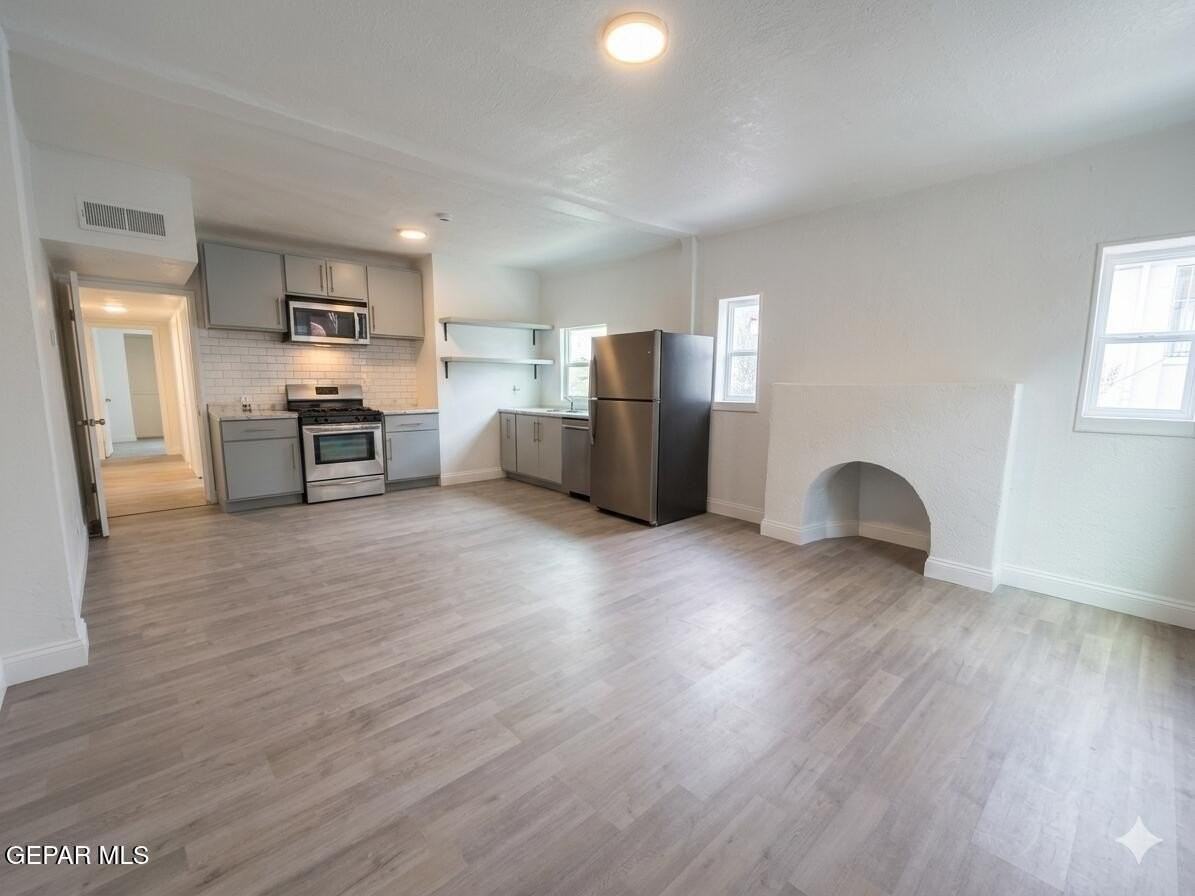 2807 Grant Ave Unit A - Photo 2 of 11