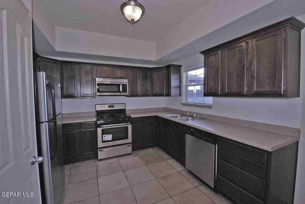 516 Cactus Crossing Dr - Photo 5 of 23