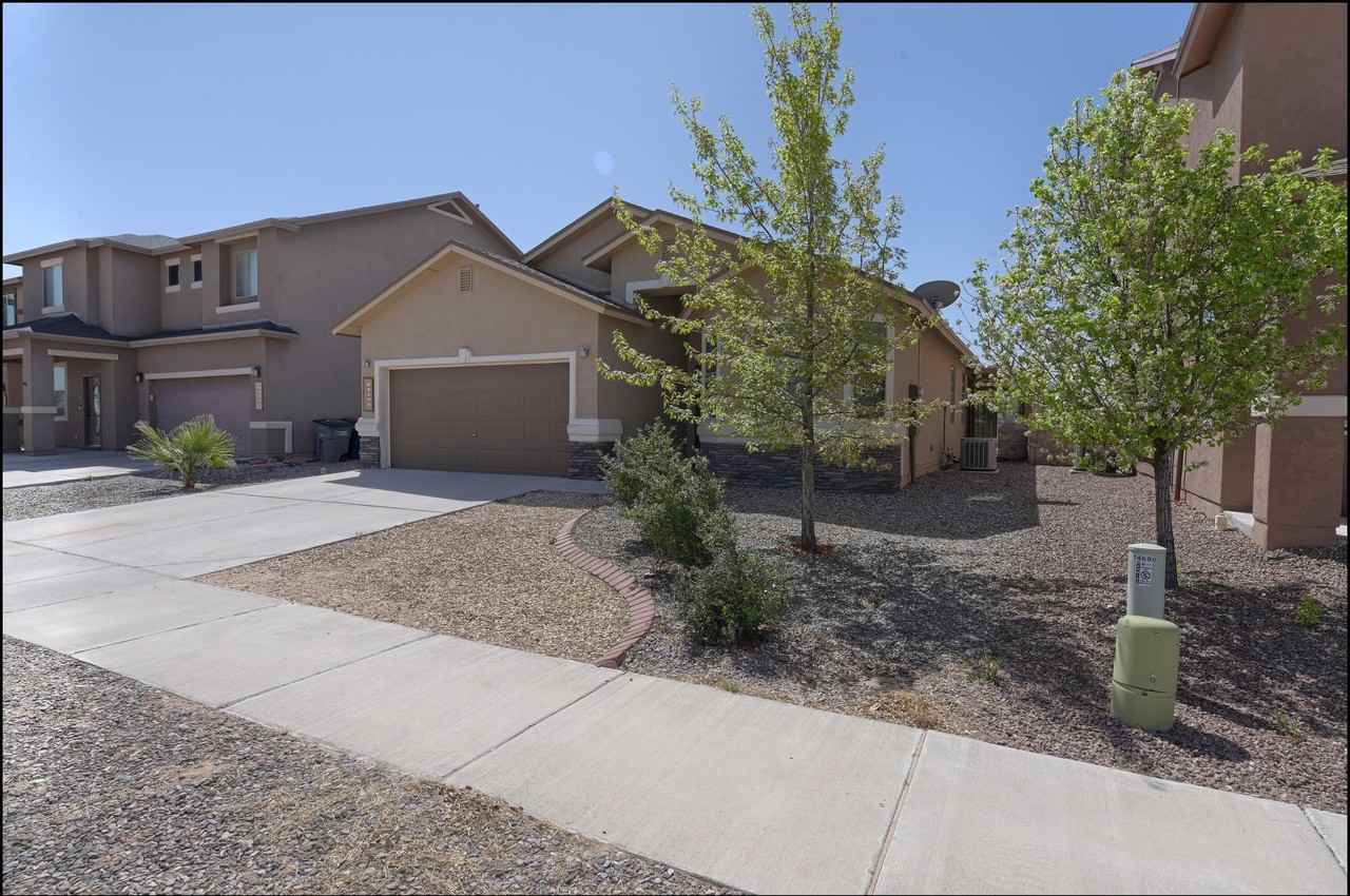 14676 Oldenberg Ct - Photo 4 of 46