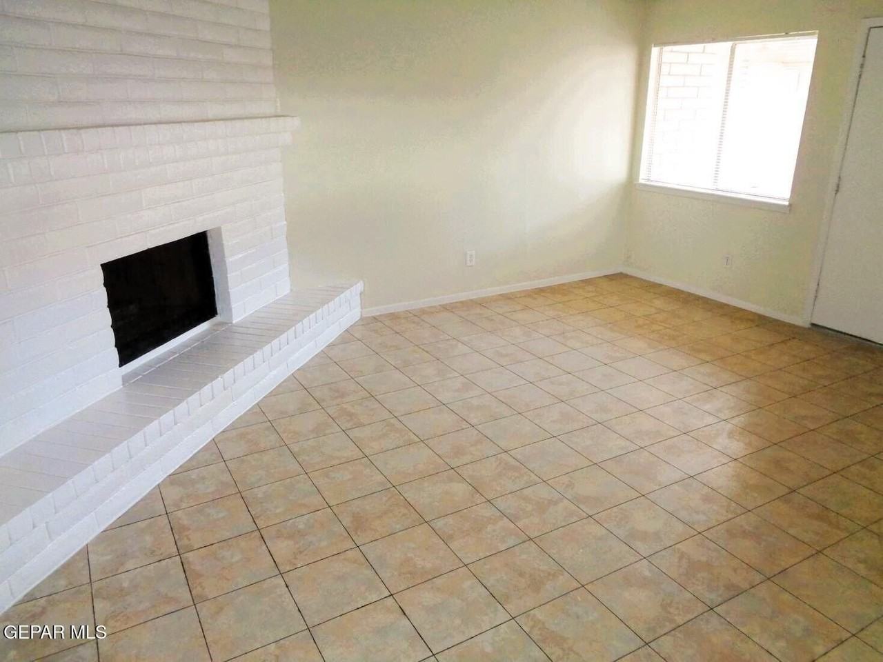 3028 E Glen Dr Unit A - Photo 2 of 16