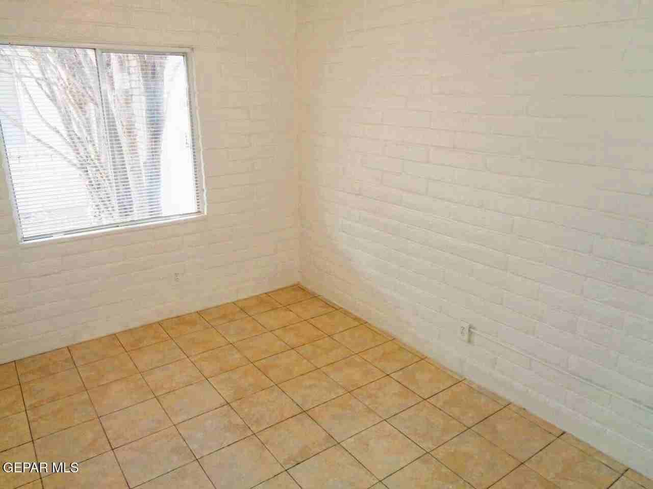 3028 E Glen Dr Unit A - Photo 5 of 16