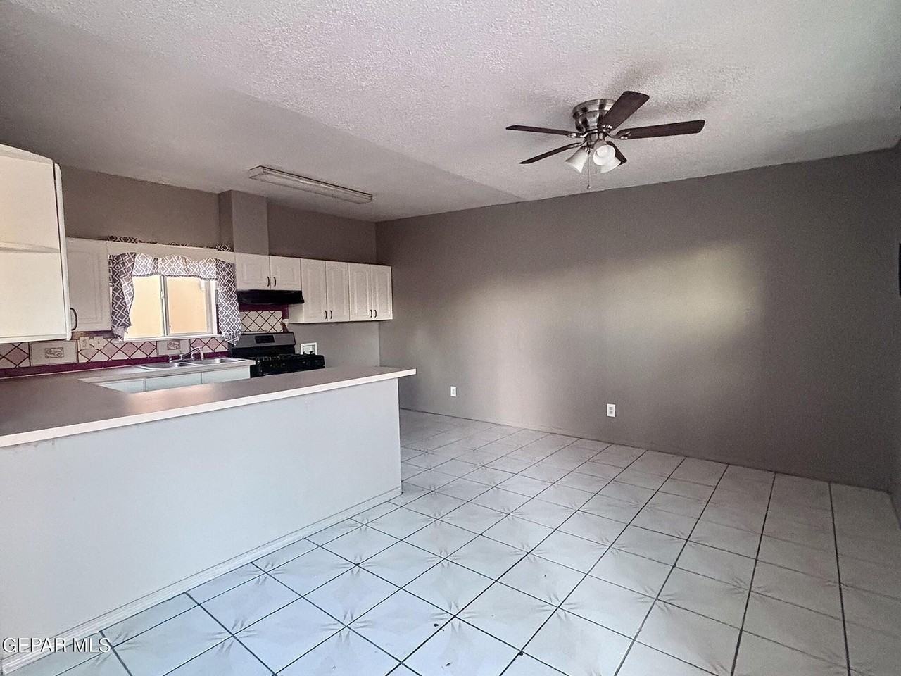 7952 San Jose Rd Unit B - Photo 3 of 10