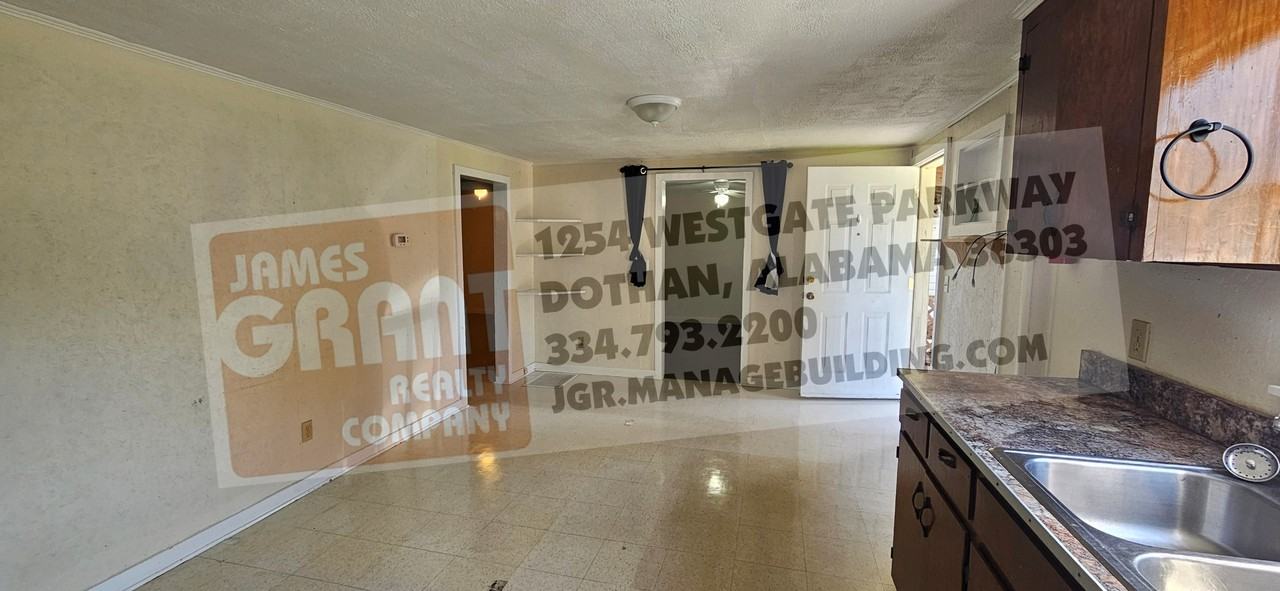 Pickett ApartmentsNumber 7247 State Street #7 - Photo 4 of 29