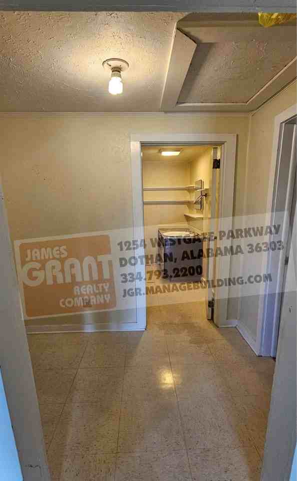 Pickett ApartmentsNumber 7247 State Street #7 - Photo 5 of 29
