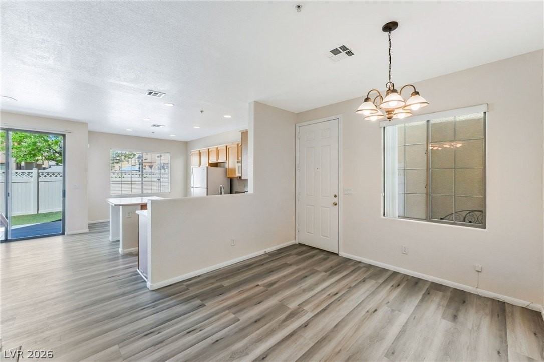 6425 Buttercup Creek St - Photo 7 of 36