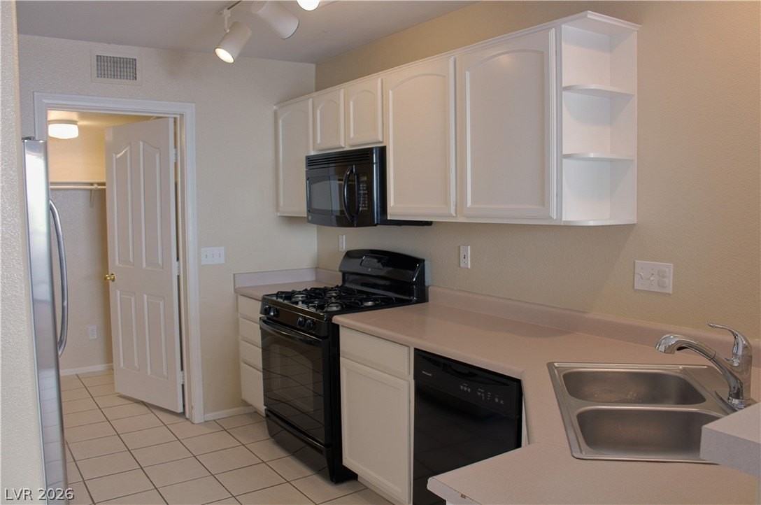 205 Winnsboro St - Photo 7 of 13