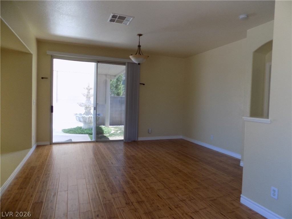 300 Magnolia Arbor St - Photo 3 of 8