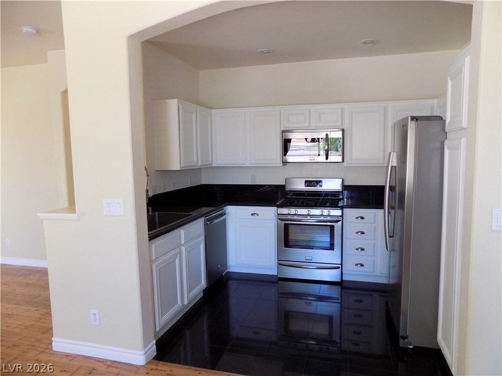 300 Magnolia Arbor St - Photo 4 of 8