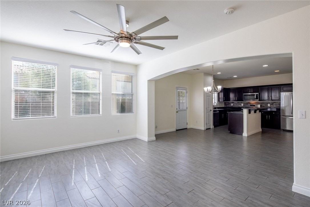 1068 Crescent Falls St - Photo 3 of 38