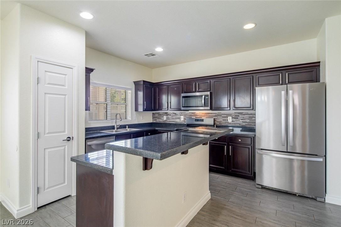 1068 Crescent Falls St - Photo 6 of 38