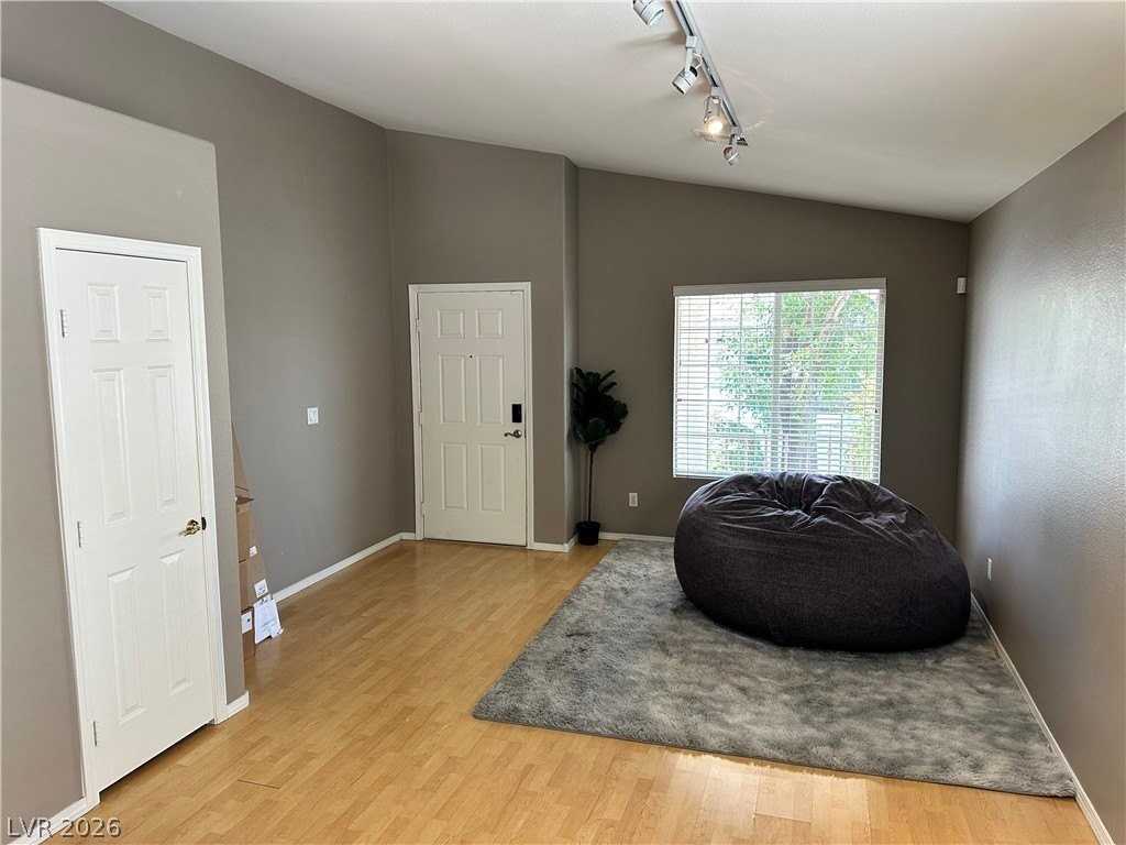 1837 Vista Pointe Ave - Photo 4 of 12