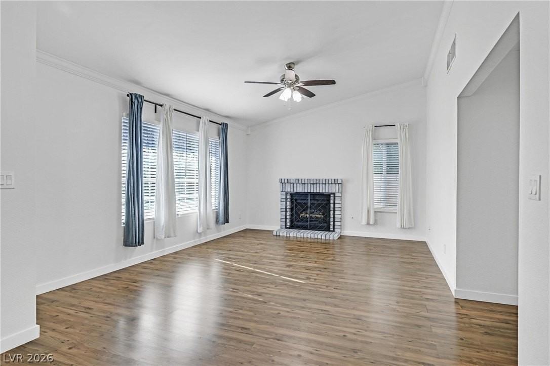 592 Macbrey Dr - Photo 3 of 38