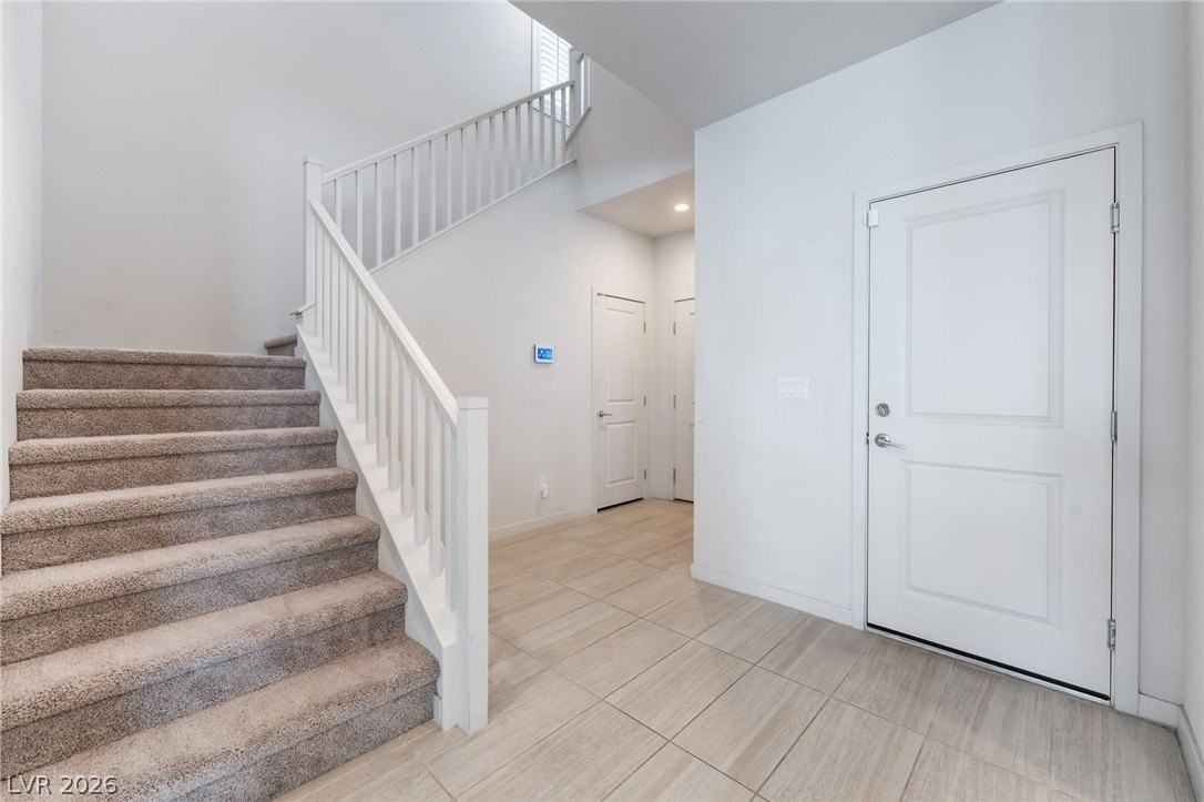 210 Seven Valleys Ct - Photo 6 of 40