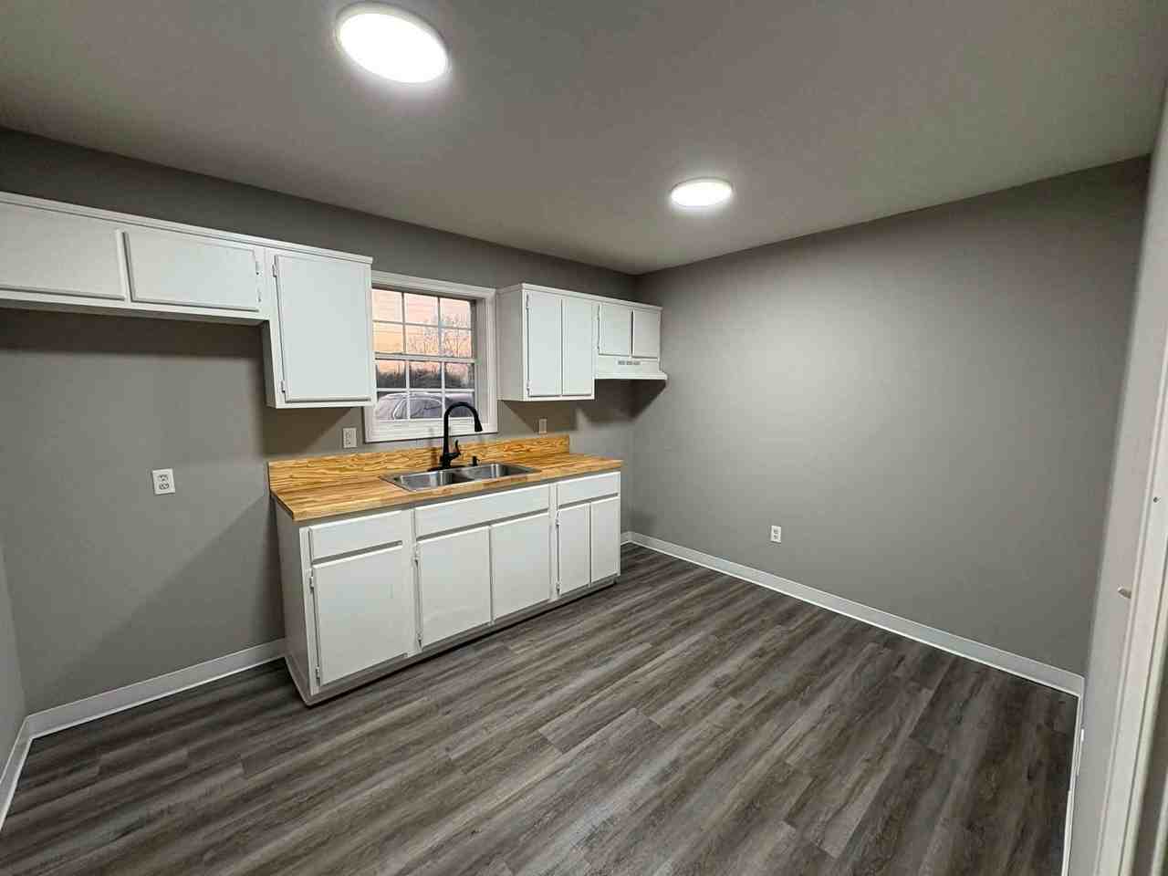 1274 Fairground Rd #1 - Photo 3 of 11
